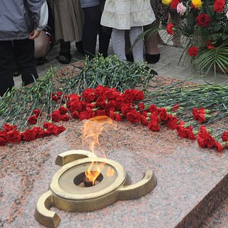 В российском регионе подростки дрифтовали у Вечного огня и были задержаны