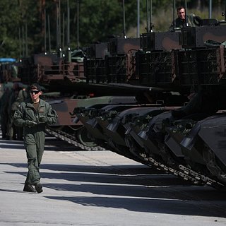 Польские военные показали новые танки Abrams в подарок от «пасхального зайчика»