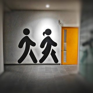 Ученики российской школы пожаловались на камеры в туалетах
