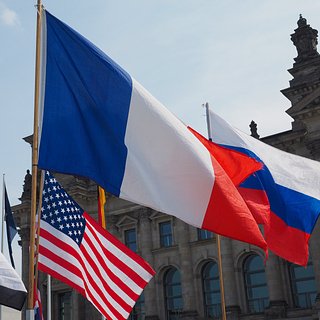 Франция захотела пригласить Россию на 80-летие высадки в Нормандии