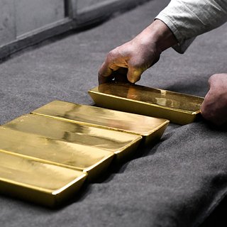 Ценам на золото предрекли рост на фоне притока инвесторов