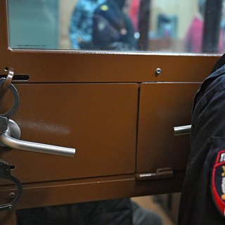 Главу Союза десантников осудили на 9 лет за получение взятки и сразу освободили