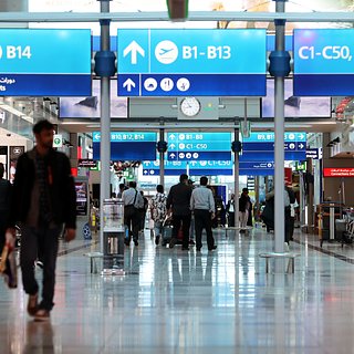 Аэропорт Дубая объявил о прекращении приема рейсов из-за непогоды