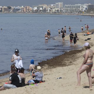 Мужчина заманил туристку на пляж Майорки и изнасиловал