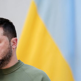 Зеленский признал причастность Киева к атаке на аэродром в Крыму