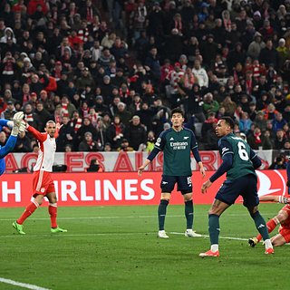 «Бавария» обыграла «Арсенал» и вышла в полуфинал Лиги чемпионов
