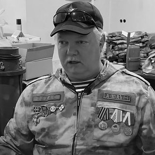 Погиб воевавший за Донбасс с 2014 года американский военкор Бентли с позывным Техас. В начале апреля он пропал в Донецке