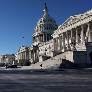 Сенат США одобрил закон о слежке за иностранцами