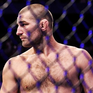 Бывший чемпион UFC пожаловался на «медленную смерть» США