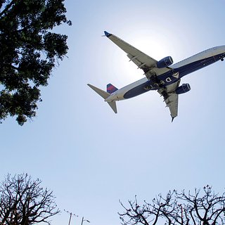 Пассажирку американской авиакомпании нашли бездыханной на рейсе в Африку
