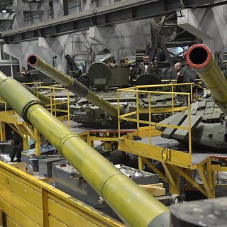 Евросоюз приготовил санкции для поставщиков военных товаров в Россию