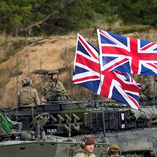 Британия пообещала тратить на оборону больше всех после США