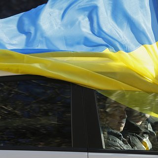 Названа дата возобновления консульских услуг военнообязанным на Украине