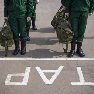 Генпрокурор предложил давать отсрочку от армии еще одной категории россиян