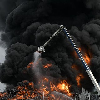 Стало известно о пострадавших при пожаре на нефтебазе в Крыму
