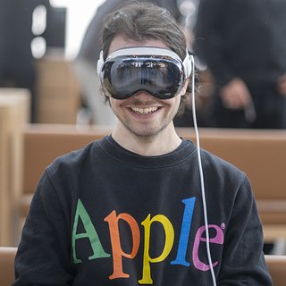 Apple признала провал очков Vision Pro