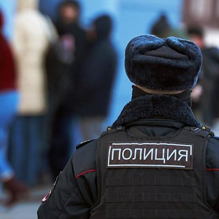 Полицейский попытался разнять драку глухонемых россиян и получил удар в лицо