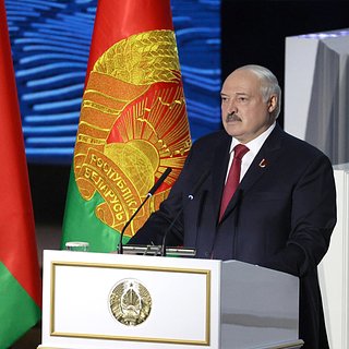 Лукашенко назвал неадекватной «формулу мира» Зеленского