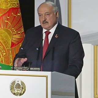 Лукашенко заявил об отдавшихся Западу для уничтожения Польше и Прибалтике