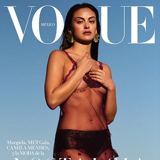 Известная актриса в прозрачном платье снялась для обложки Vogue