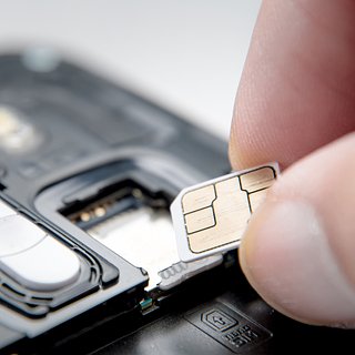 В Минцифры предложили обязать иностранцев сдавать биометрию для покупки SIM-карт