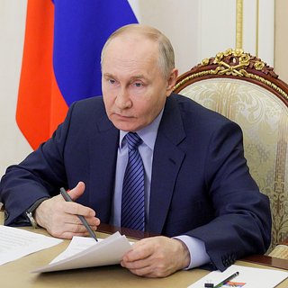 Путин заявил о бессмысленности производства всех товаров в России