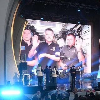 Российские космонавты впервые в 2024 году вышли за пределы МКС