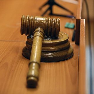 Адвокат подтвердил арест банковских счетов замминистра обороны Иванова