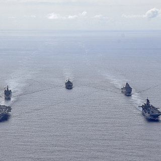 В США предрекли войну в Азии из-за ржавого корабля
