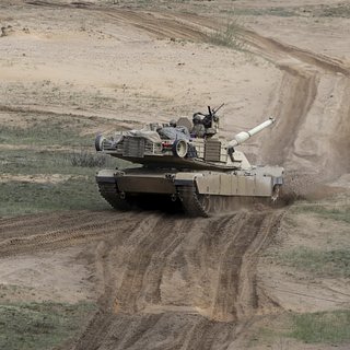 Полковник назвал преимущества отвода танков Abrams от линии фронта для России