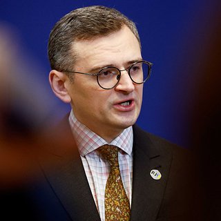 Кулеба повторил свои слова о справедливости лишения украинцев консульских услуг