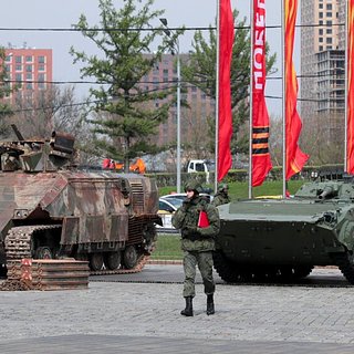 Трофейные танки Leopard доставили на выставку в Москве