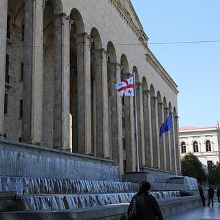 Парламент Грузии во втором чтении поддержал законопроект об иностранных агентах