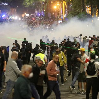 Протестующие в Грузии перекрыли дорогу в центре столицы