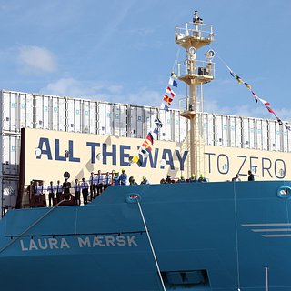 Захарова пообещала Дании последствия за ограничения для танкеров из России