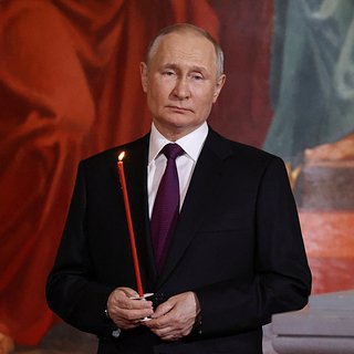 Путин прибыл на пасхальную службу в Москве