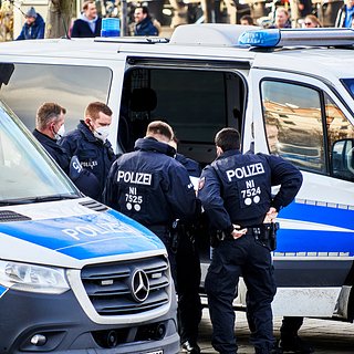 155 полицейских пострадали на матче немецкой футбольной лиги