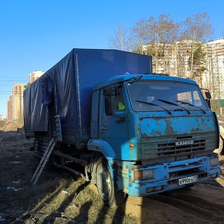 Россиянина придавило насмерть собственным грузовиком