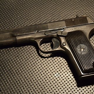 Россиянин взял на мушку пистолета посетителей бара Петербурга и грозил расправой