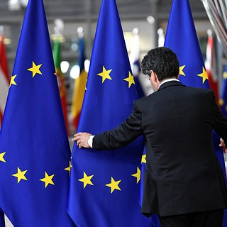 В ЕС собрались ввести санкции против российского аналога SWIFT