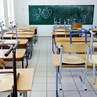 Сотрудника коррекционной школы отстранили от работы за эротические съемки