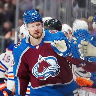 Россиянин Ничушкин забросил шайбу в шестом матче плей-офф НХЛ подряд