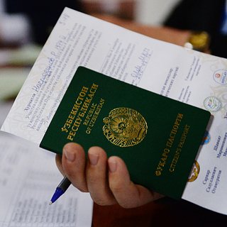 Граждан Узбекистана начнут проверять в Казахстане из-за России