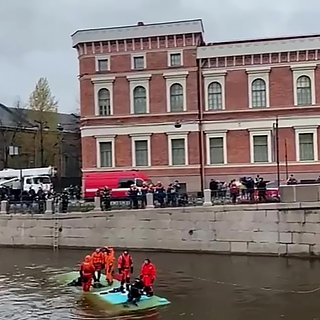 В МЧС назвали число жертв среди пассажиров утонувшего в Петербурге автобуса