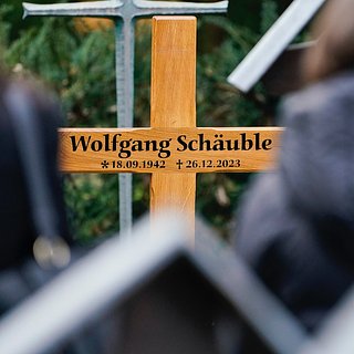В Германии осквернили могилу бывшего главы бундестага