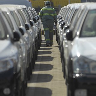 Желание США повысить тарифы на китайские машины осудили